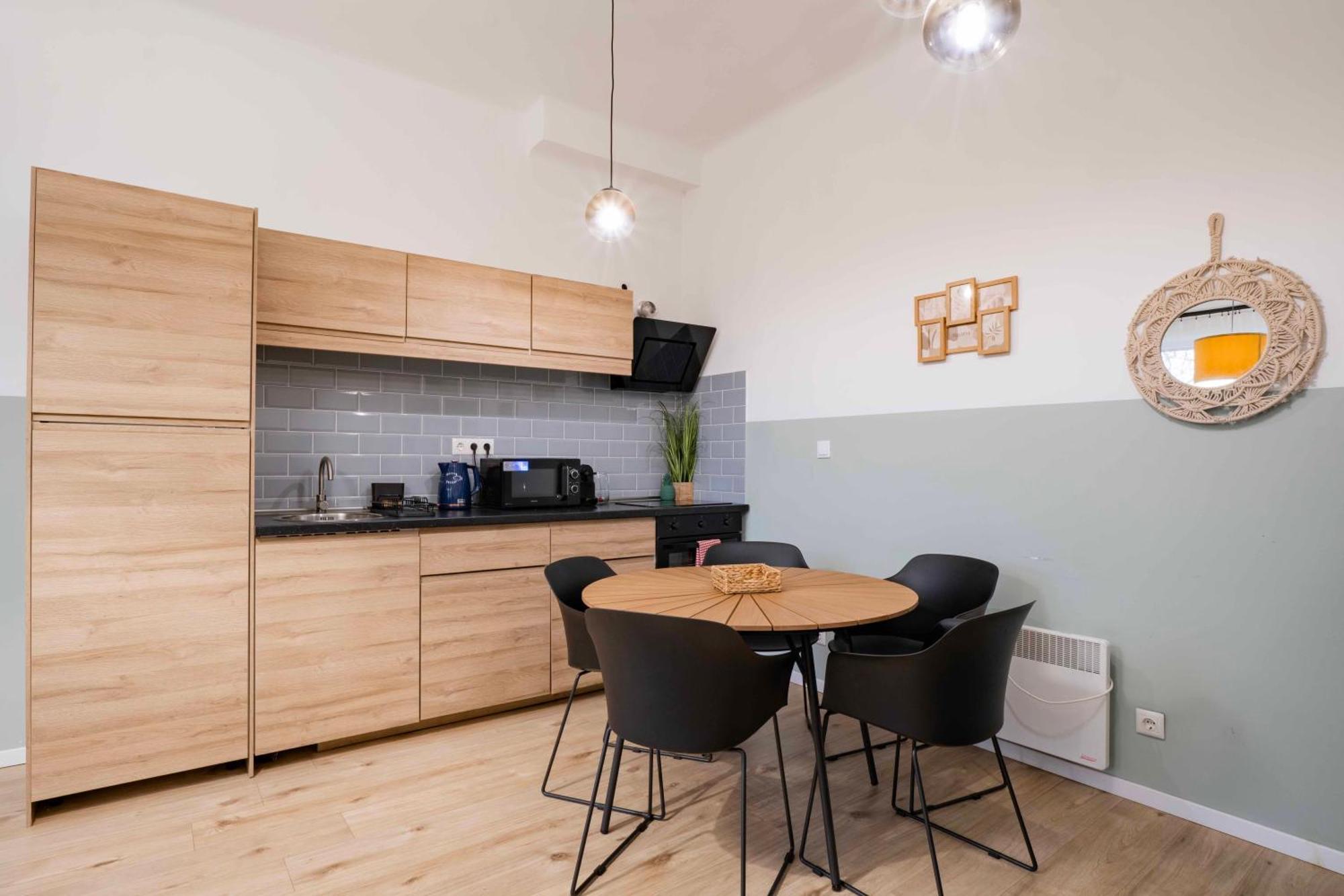 Jade In Downtown Dob27 Apartman